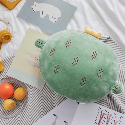 91家纺网 家纺一手货源 找家纺 希诺 2019新款清新水果刺绣抱枕 仙人掌