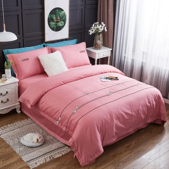 91家纺网 家纺一手货源 找家纺 久典家纺 2018新款60S长绒棉绣花四件套 蜻蜓绣-玫红