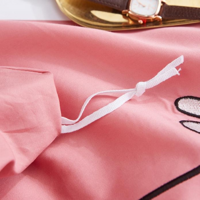 91家纺网 家纺一手货源 找家纺 久典家纺 2018新款60S长绒棉绣花四件套 蜻蜓绣-玫红