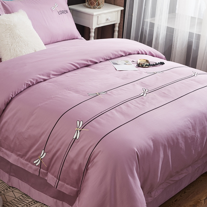 91家纺网 家纺一手货源 找家纺 久典家纺 2018新款60S长绒棉绣花四件套 蜻蜓绣-紫