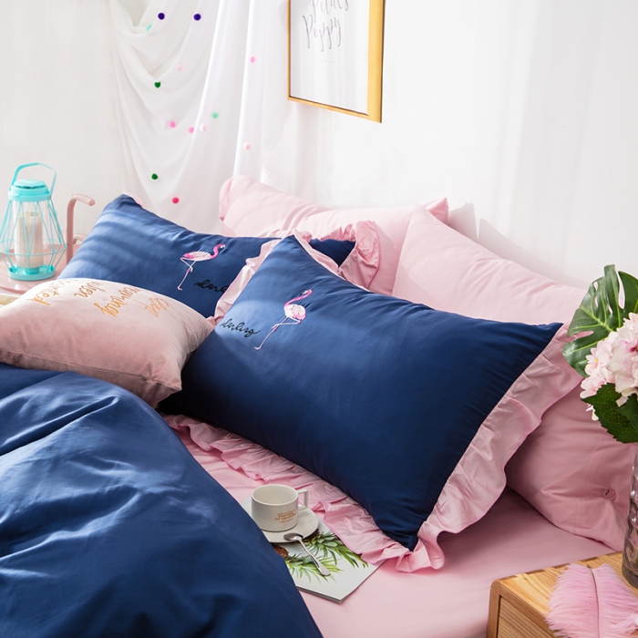 91家纺网 家纺一手货源 找家纺 久典家居 新品60S贡缎长绒棉火烈鸟绣花款四件套 遇见-兰