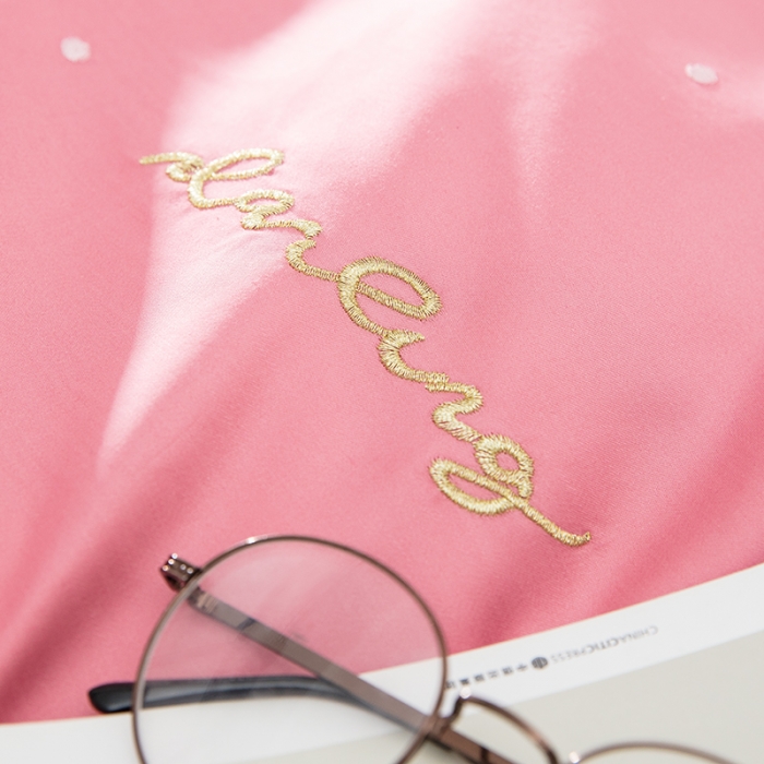 91家纺网 家纺一手货源 找家纺 久典家居 新品60S贡缎长绒棉火烈鸟绣花款四件套 遇见-玫红