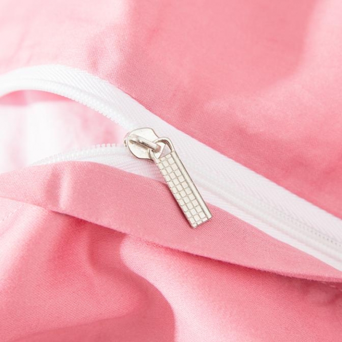 91家纺网 家纺一手货源 找家纺 久典家居 新品60S贡缎长绒棉火烈鸟绣花款四件套 遇见-玫红