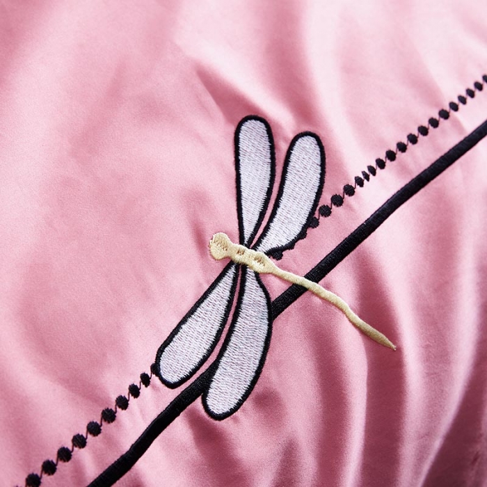 91家纺网 家纺一手货源 找家纺 久典家纺 2019年60S长绒棉蜻蜓绣四件套 玫红