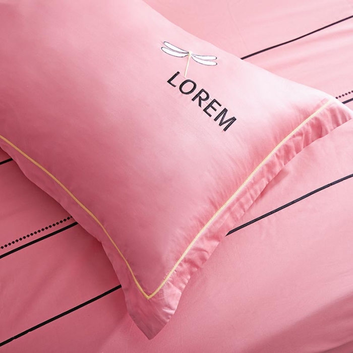 91家纺网 家纺一手货源 找家纺 久典家纺 2019年60S长绒棉蜻蜓绣四件套 玫红