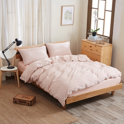 91家纺网 家纺一手货源 找家纺 久典家纺2019色织水洗棉基础款系列汇总四件套床单款浅粉小格