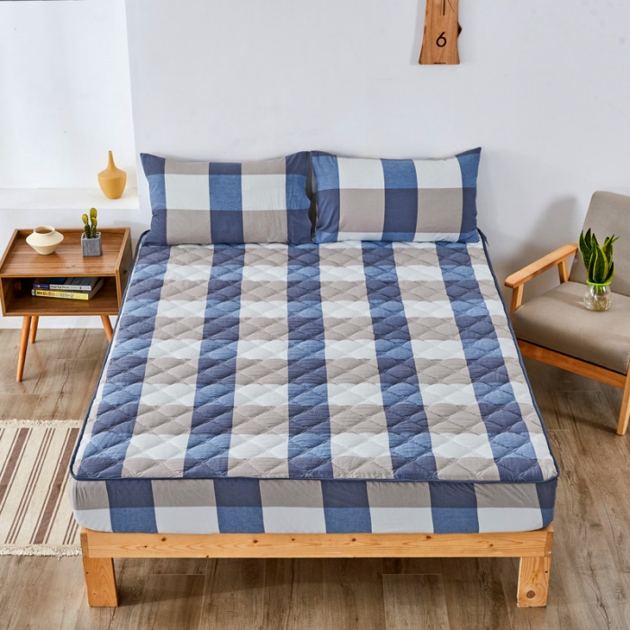 91家纺网 家纺一手货源 找家纺 久典家居 2019新款色织全棉水洗棉夹棉床笠 兰大格