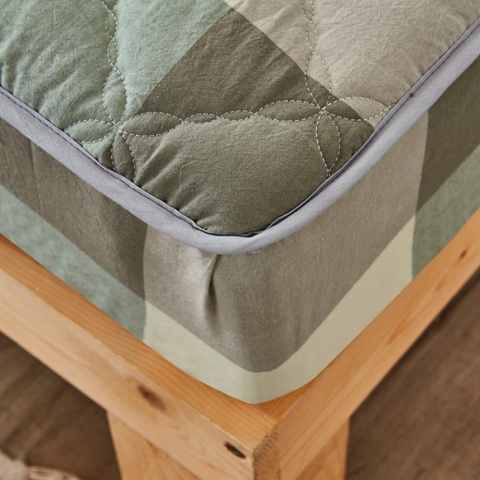 91家纺网 家纺一手货源 找家纺 久典家居 2019新款色织全棉水洗棉夹棉床笠 绿大格