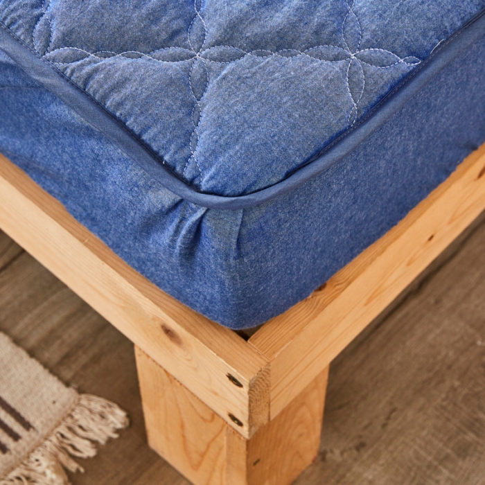 91家纺网 家纺一手货源 找家纺 久典家居 2019新款色织全棉水洗棉夹棉床笠 运动蓝