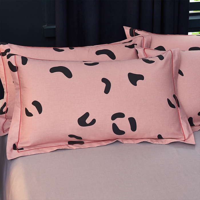 91家纺网 家纺一手货源 找家纺 雲归梦 2019全棉活性大版简约卡通风格四件套 小恋曲粉