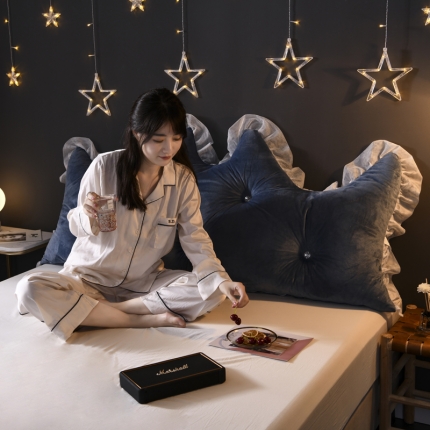 91家纺网 家纺一手货源 找家纺 （总）一兰家纺 2019新款女孩系列靠垫