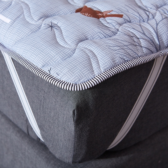 91家纺网 家纺一手货源 找家纺 （总）寐珂家纺 2025新款学生绗缝薄款印花防滑床垫