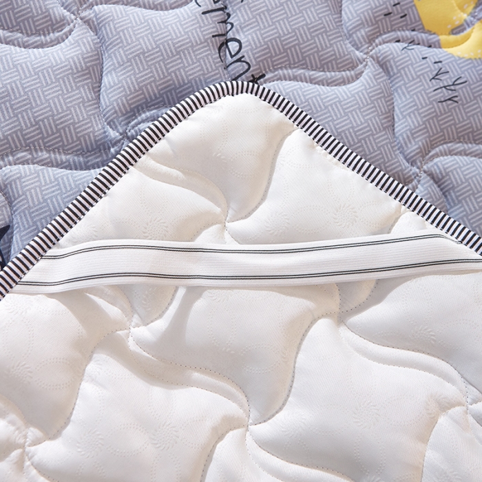 91家纺网 家纺一手货源 找家纺 （总）寐珂家纺 2025新款学生绗缝薄款印花防滑床垫