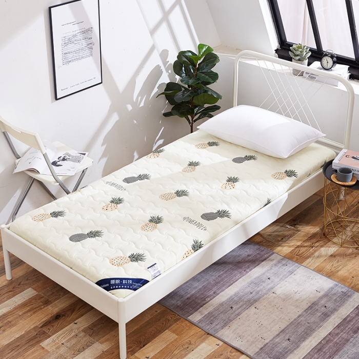91家纺网 家纺一手货源 找家纺 寐珂家纺 新款6cm厚水洗棉床垫 菠萝派
