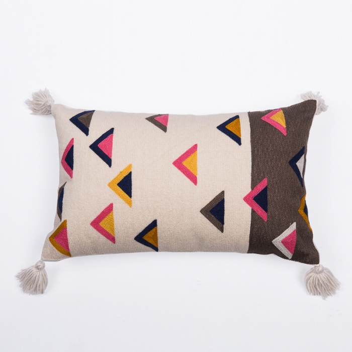 91家纺网 家纺一手货源 找家纺 （总）918家纺 刺绣抱枕慕斯粉黛系列