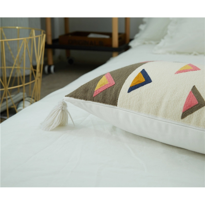 91家纺网 家纺一手货源 找家纺 （总）918家纺 刺绣抱枕慕斯粉黛系列