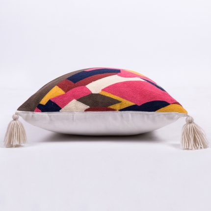 91家纺网 家纺一手货源 找家纺 （总）918家纺 刺绣抱枕慕斯粉黛系列