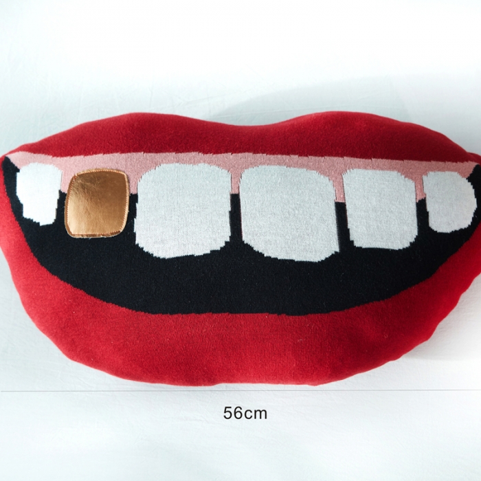 91家纺网 家纺一手货源 找家纺 918家纺 Moon 1969针织抱枕 大金牙