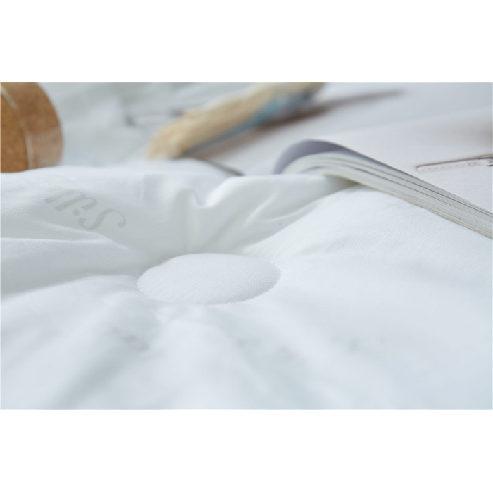 91家纺网 家纺一手货源 找家纺 918家纺 13372全棉珠光印花春秋被彩虹被 白色