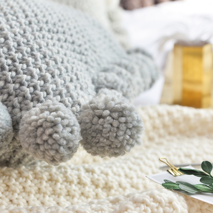 91家纺网 家纺一手货源 找家纺 （总）918家纺 摩西纯色球球抱枕