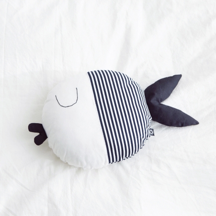 91家纺网 家纺一手货源 找家纺 （总）918家纺 鱼趣纯棉印花抱枕 不可拆卸