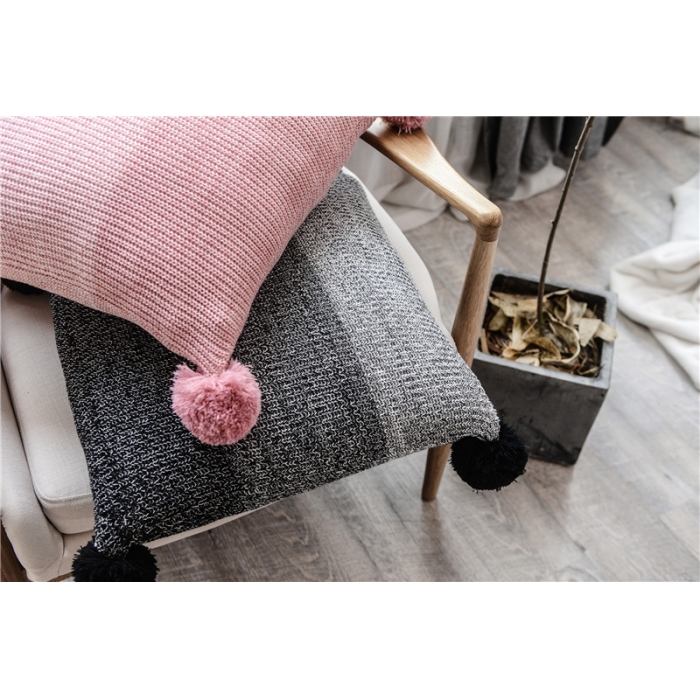 91家纺网 家纺一手货源 找家纺 （总）918家纺 渐变纹四角挂球抱枕