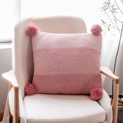 91家纺网 家纺一手货源 找家纺 （总）918家纺 渐变纹四角挂球抱枕