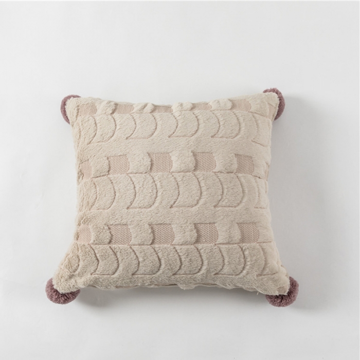 91家纺网 家纺一手货源 找家纺 918家纺 2021新款绣花绒四角挂球抱枕 太妃咖