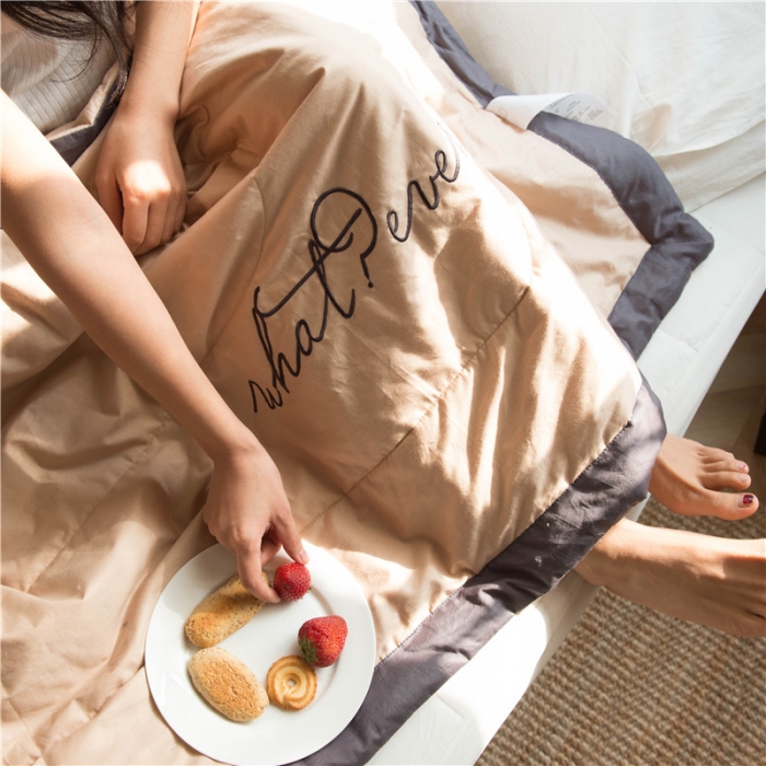 91家纺网 家纺一手货源 找家纺 北纬27度 2020新款莫兰小姐系列全棉夏被 碧鲁驼