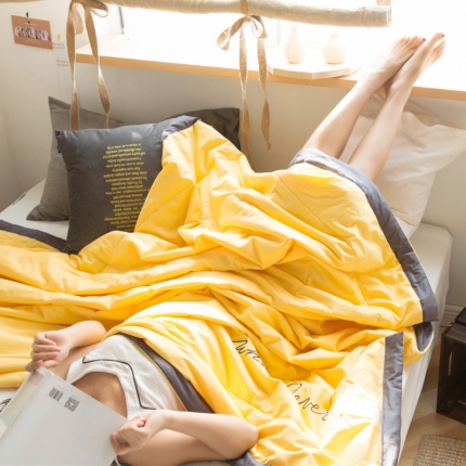 北纬27度 2020新款莫兰小姐系列全棉夏被 费莫黄