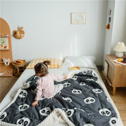 91家纺网 家纺一手货源 找家纺 北纬27度 2019新款ins风安抚豆豆绒夹棉毯 小熊猫