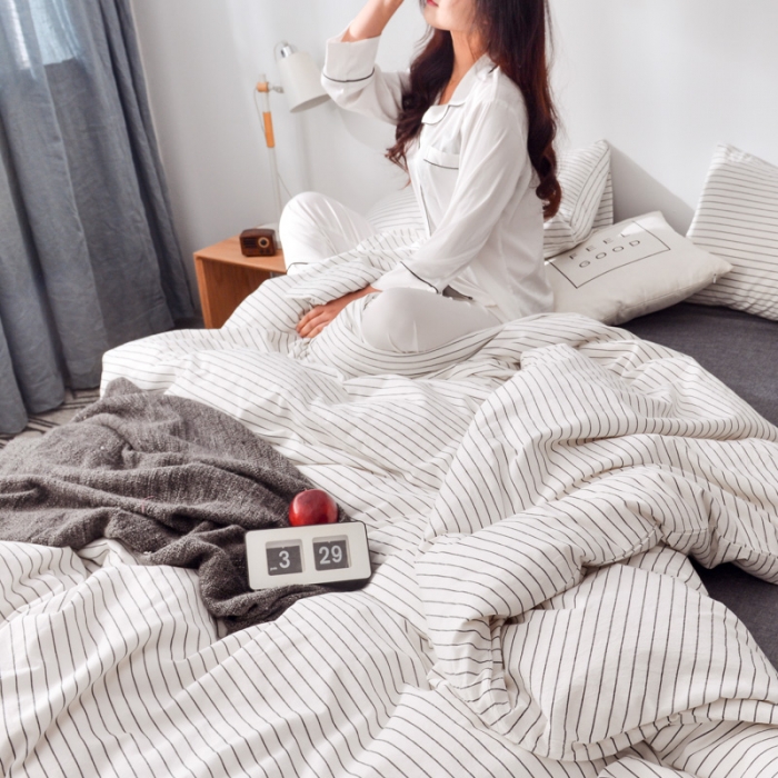 91家纺网 家纺一手货源 找家纺 柠萌家居 新款全棉色织水洗棉无印良品四件套床单款细条纹-白色