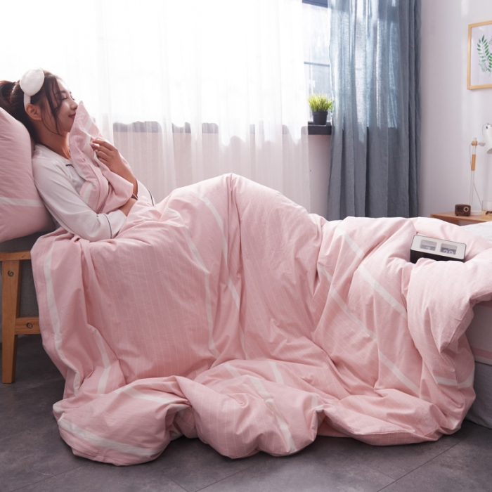 91家纺网 家纺一手货源 找家纺 柠萌家居 2019全棉水洗棉单被套 宽双线-粉白条