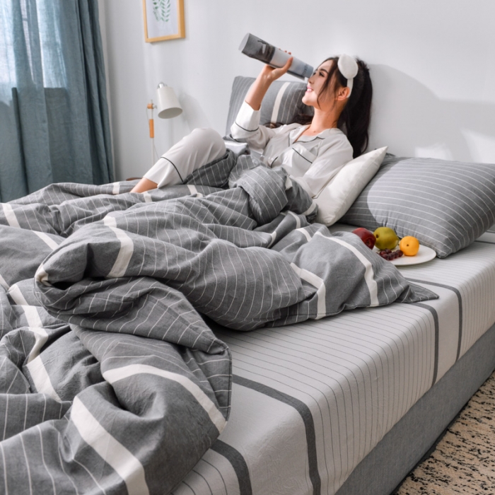 91家纺网 家纺一手货源 找家纺 柠萌家居 2019全棉水洗棉单被套 宽双线-灰白条