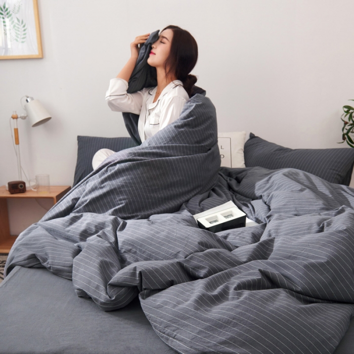 91家纺网 家纺一手货源 找家纺 柠萌家居 2019全棉水洗棉单被套 细条纹-黑灰色