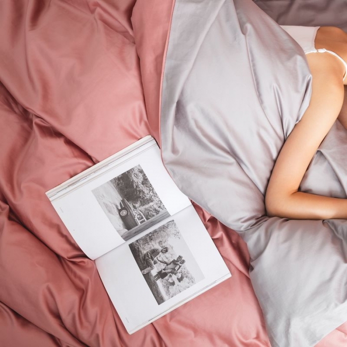 91家纺网 家纺一手货源 找家纺 涞澳家纺 2019新款60长绒棉平色二简易四件套 帝灰配颊红