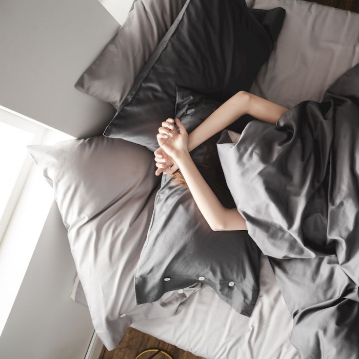 91家纺网 家纺一手货源 找家纺 涞澳家纺 2019新款60长绒棉平色二简易四件套帝灰配碳灰