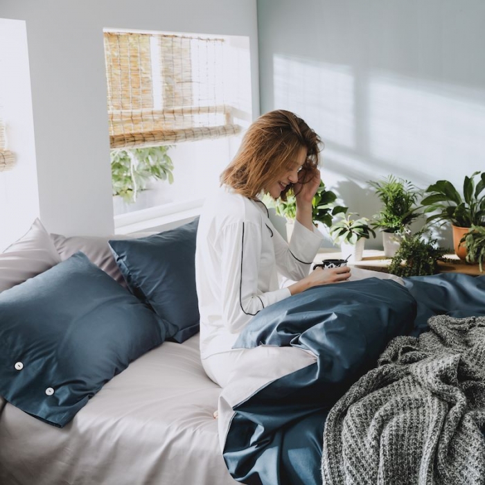 91家纺网 家纺一手货源 找家纺 涞澳家纺 2019新款60长绒棉平色二简易四件套帝灰配星蓝