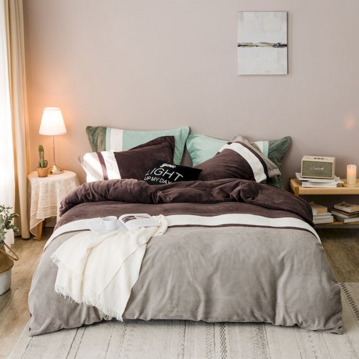 91家纺网 家纺一手货源 找家纺 涞澳 2019新款美绒系列四件套 拼色—咖色