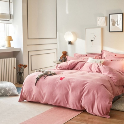 涞澳 2019新款美绒系列四件套 红心—粉