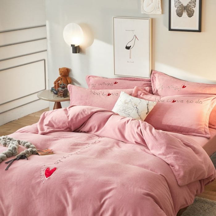 91家纺网 家纺一手货源 找家纺 涞澳 2019新款美绒系列四件套 红心—粉