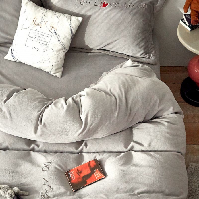 91家纺网 家纺一手货源 找家纺 涞澳 2019新款美绒系列四件套 红心—灰