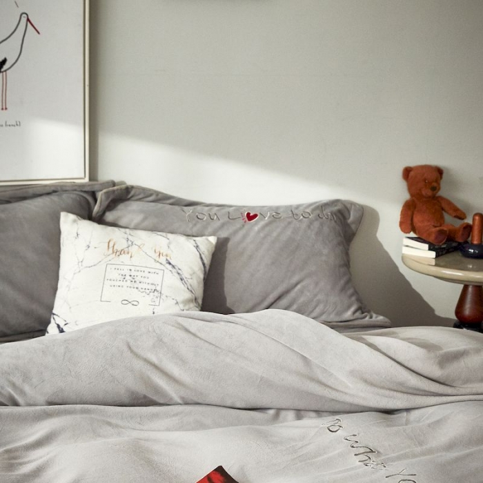 91家纺网 家纺一手货源 找家纺 涞澳 2019新款美绒系列四件套 红心—灰