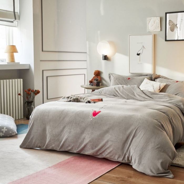 91家纺网 家纺一手货源 找家纺 涞澳 2019新款美绒系列四件套 红心—灰