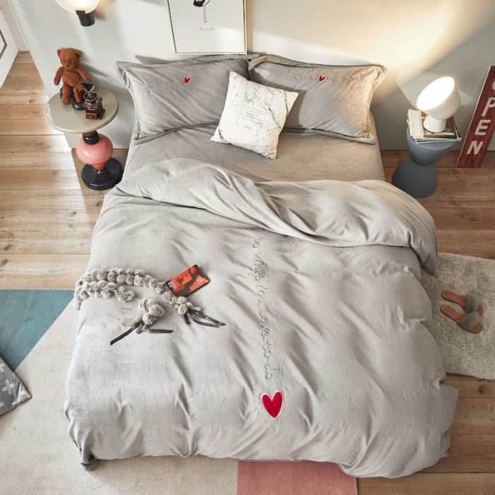 91家纺网 家纺一手货源 找家纺 涞澳 2019新款美绒系列四件套 红心—灰