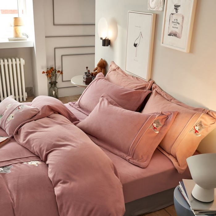 91家纺网 家纺一手货源 找家纺 涞澳 2019新款美绒系列四件套 猫咪—豆沙