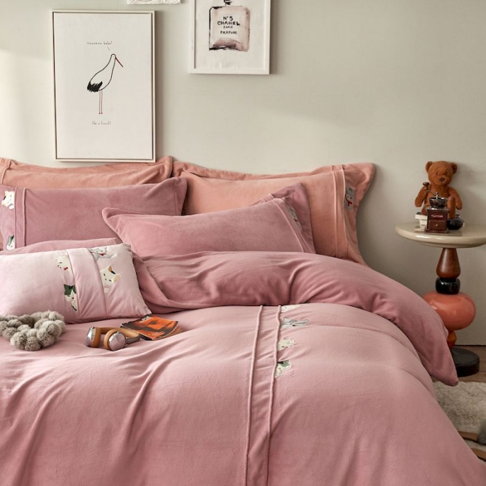 91家纺网 家纺一手货源 找家纺 涞澳 2019新款美绒系列四件套 猫咪—豆沙