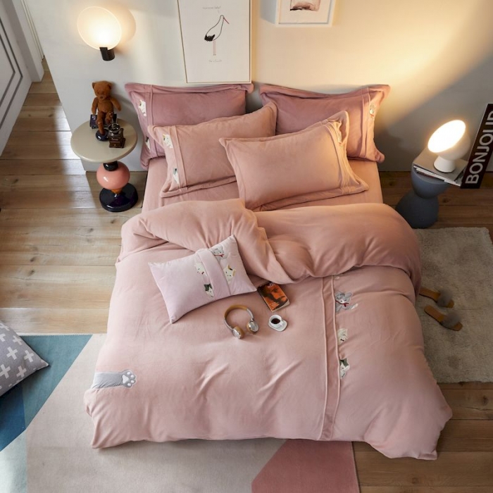 91家纺网 家纺一手货源 找家纺 涞澳 2019新款美绒系列四件套 猫咪—浅粉