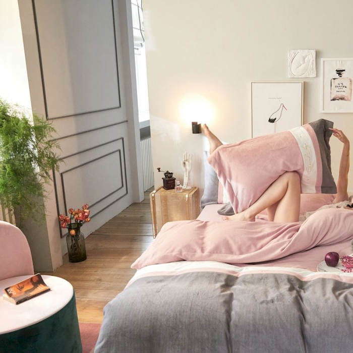 91家纺网 家纺一手货源 找家纺 涞澳 2019新款美绒系列四件套 拼色—粉灰