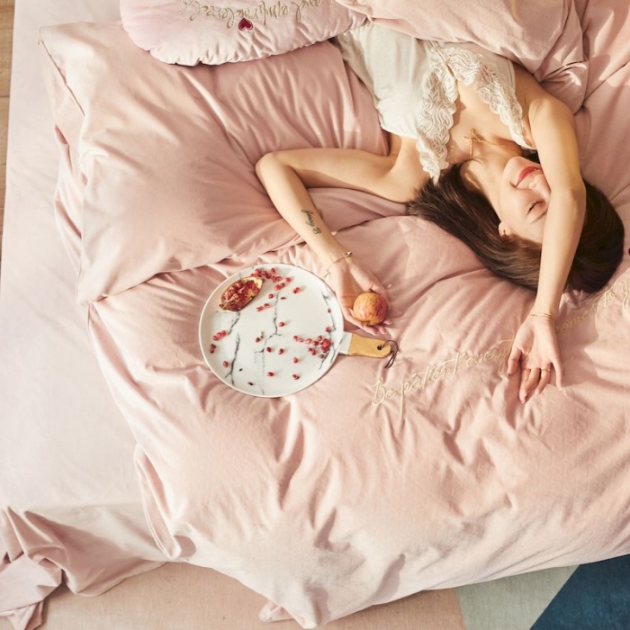 91家纺网 家纺一手货源 找家纺 涞澳 2019新款澳绒系列四件套 爱心—浅粉